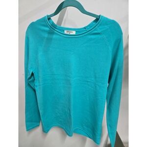 Size M Zenana boat neck top long sleeved